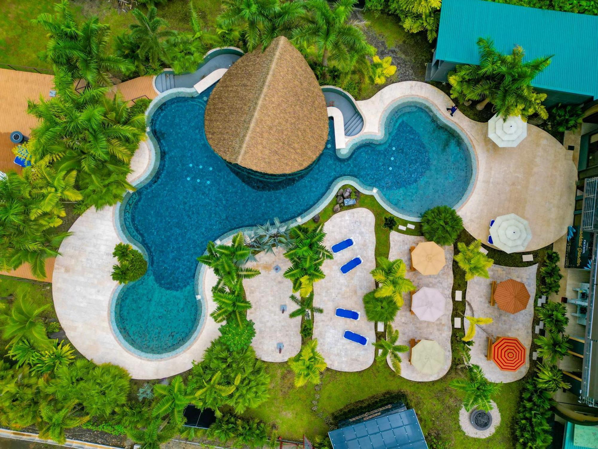 Arenal Backpackers Resort La Fortuna Екстериор снимка Aerial view of the resort