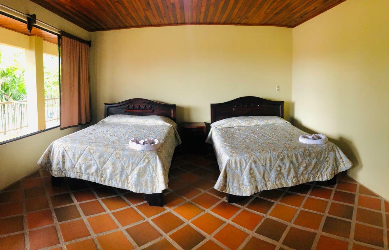 Arenal Backpackers Resort La Fortuna Екстериор снимка